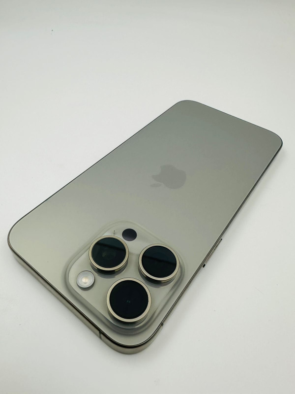 Apple iPhone 15 Pro Max 256GB - фото_4