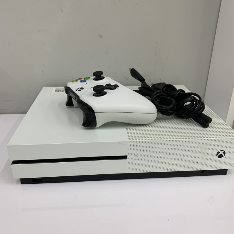 Игровая приставка Microsoft Xbox One S 500 ГБ HDD, ТВ и видеотехника,  Балаково